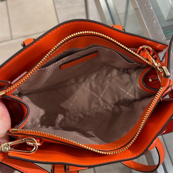 MICHAEL KORS
Sheila Small Faux Saffiano Leather Satchel
Poppy
NWT - Picture 9 of 16